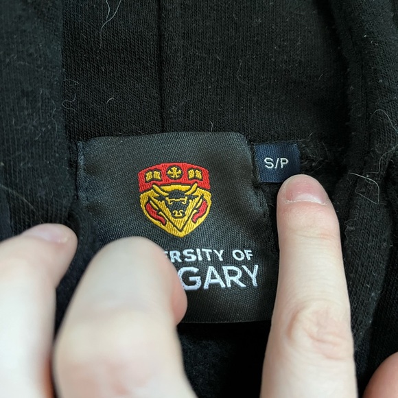 University of Calgary hoodie - Picture 2 of 2